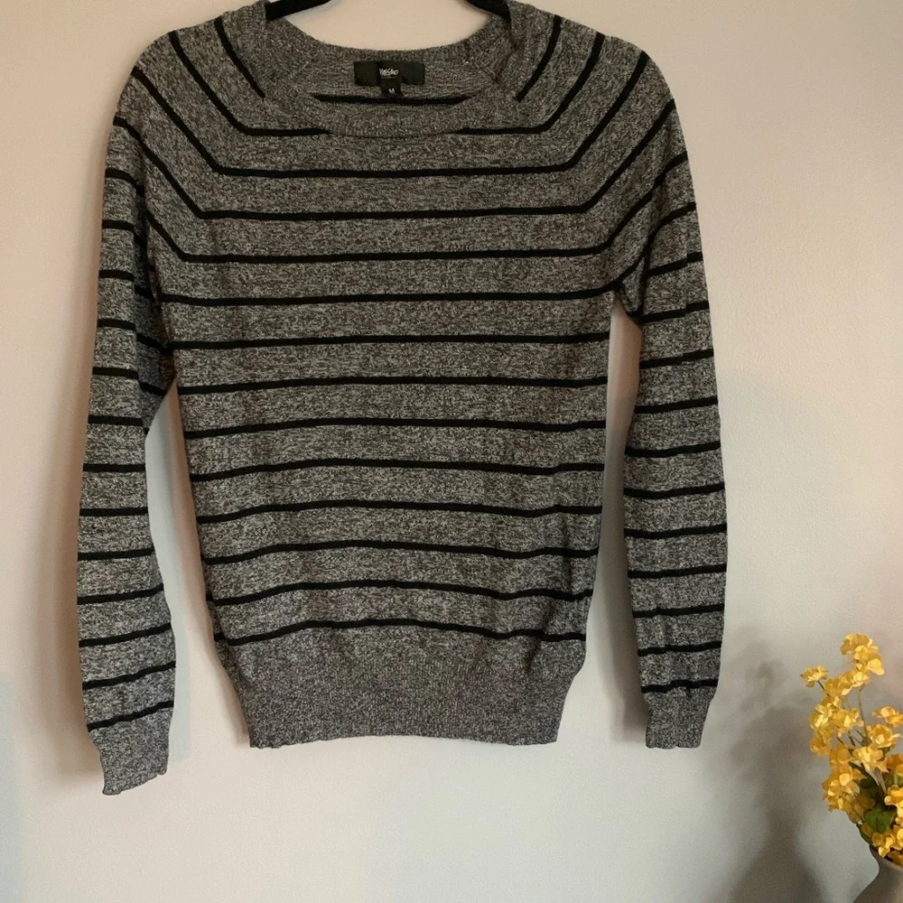 Women’s Mossimo sweater - Picture 1 of 7